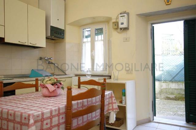 2-room flat in Via Crocello, Massa - Photo 1