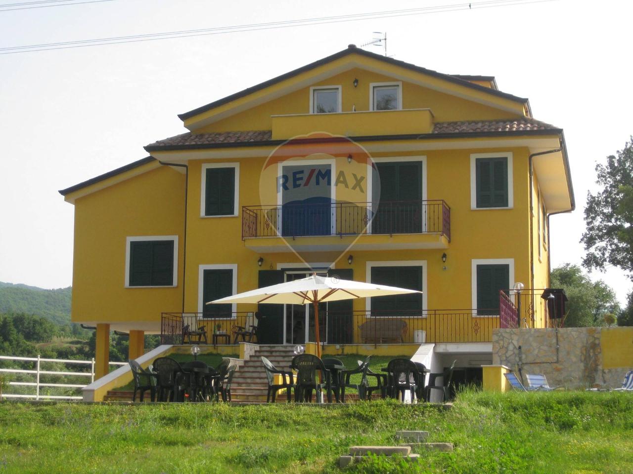 Casa indipendente in affitto a Conca Della Campania