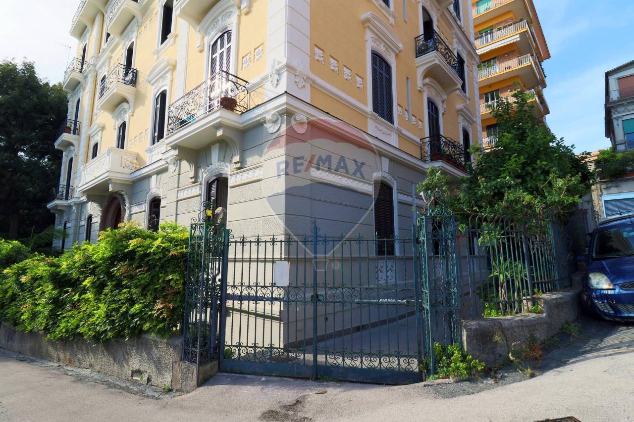 Casa indipendente in vendita a Napoli