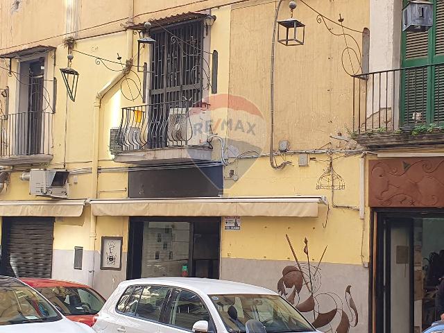 Shop in Rua Catalana 118, Napoli - Photo 1