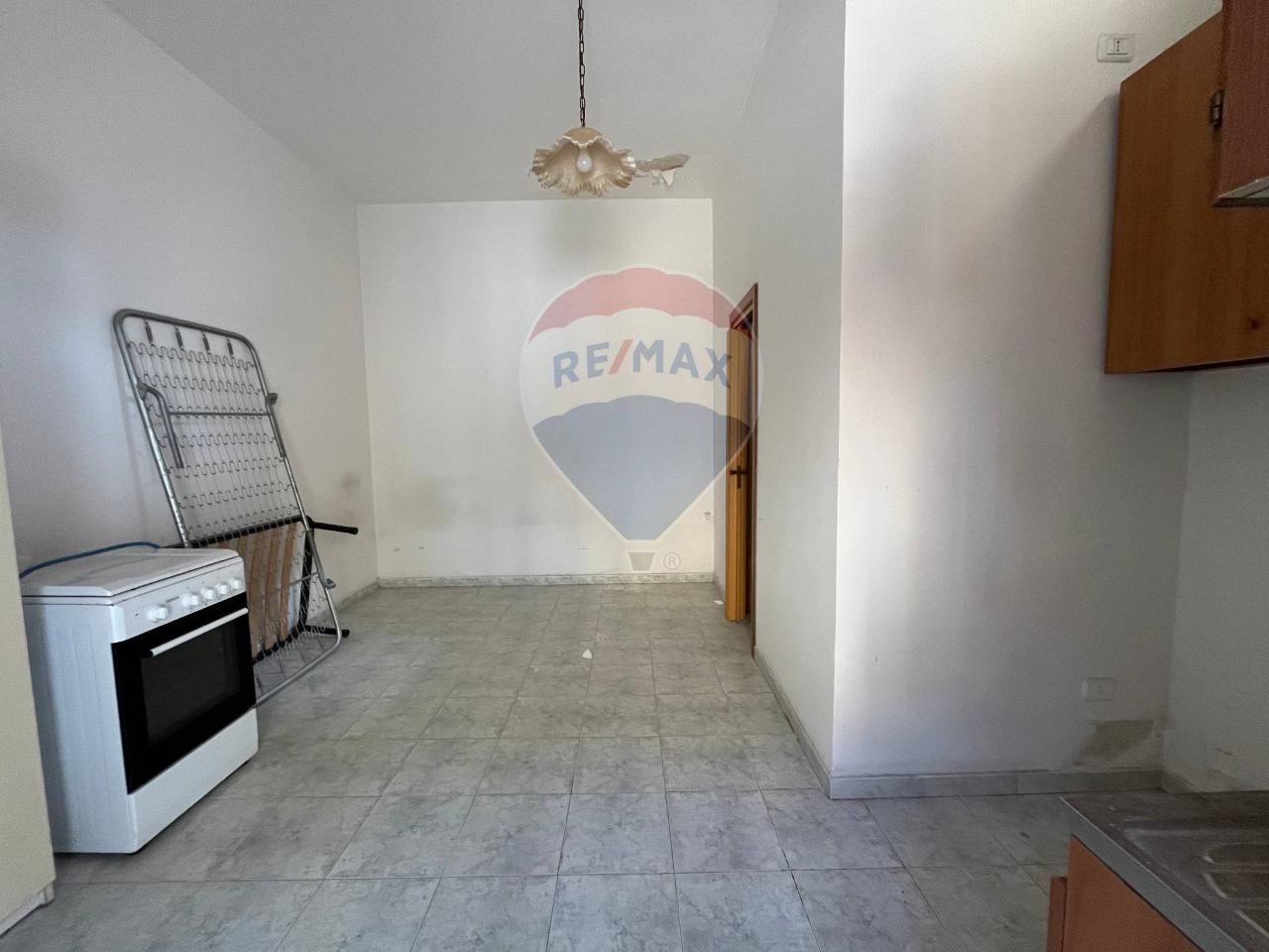 Magazzino in Via Elena 60, Mondragone, {3} - Foto 2
