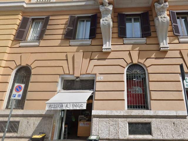 Geschäft in Viale Regina Margherita 245, Roma - Foto 1