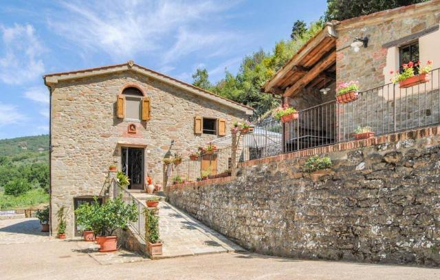 Country house or cottage in Loro Ciuffenna, Loro Ciuffenna - Photo 1