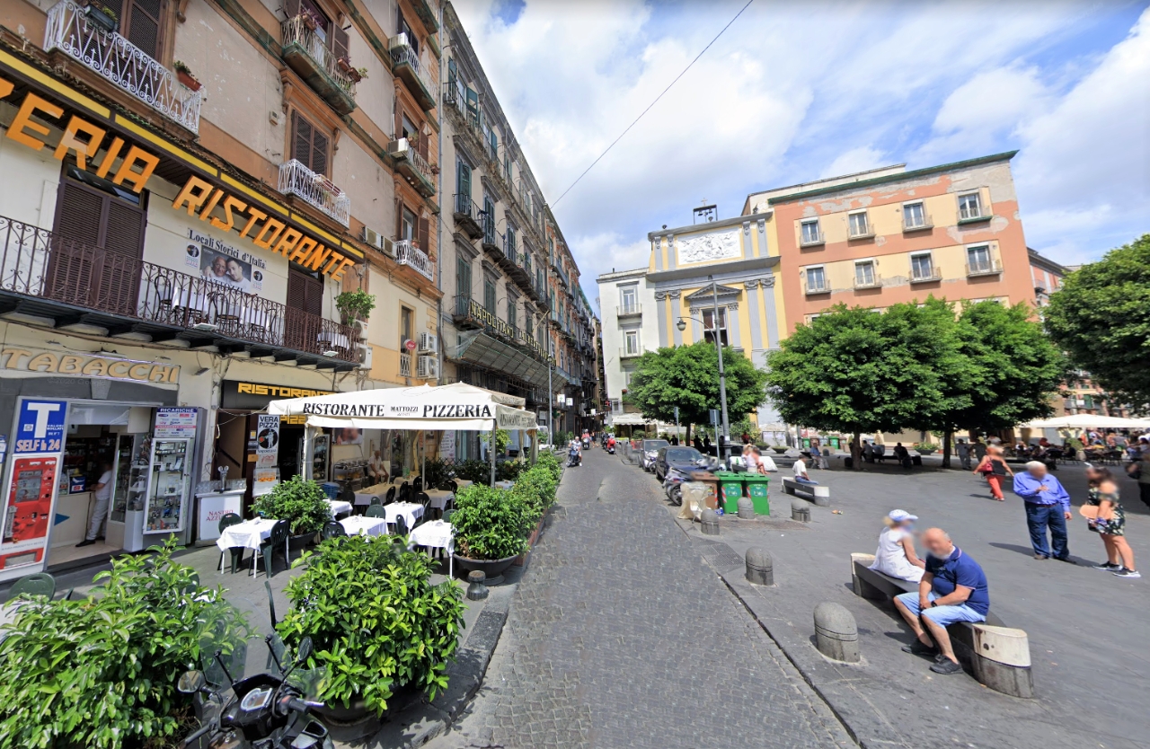 Negozio in Piazza Carità, Napoli - Foto 1