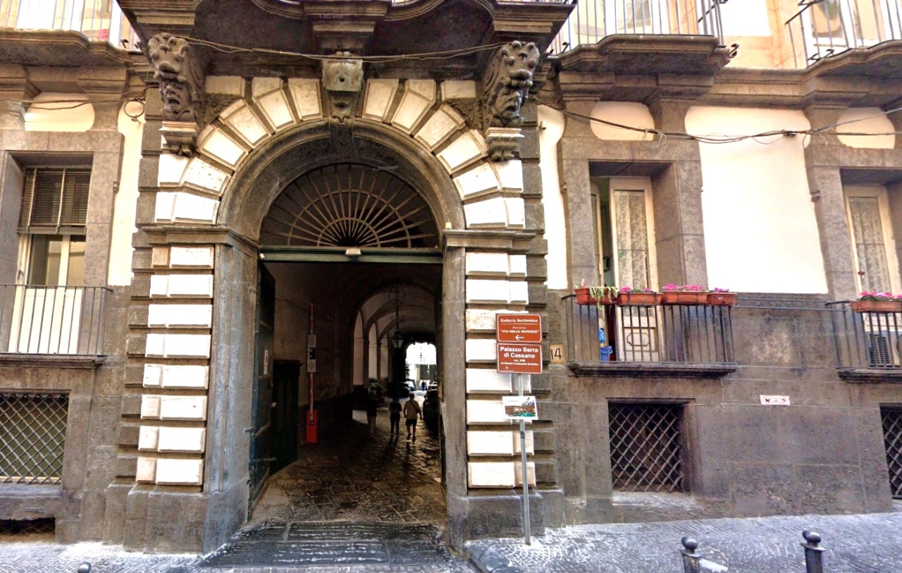 Deposito in vendita a Napoli