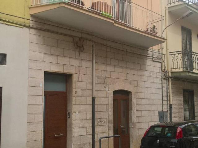 Palazzina commerciale in Via Emilio Rivela, Acquaviva delle Fonti - Foto 1