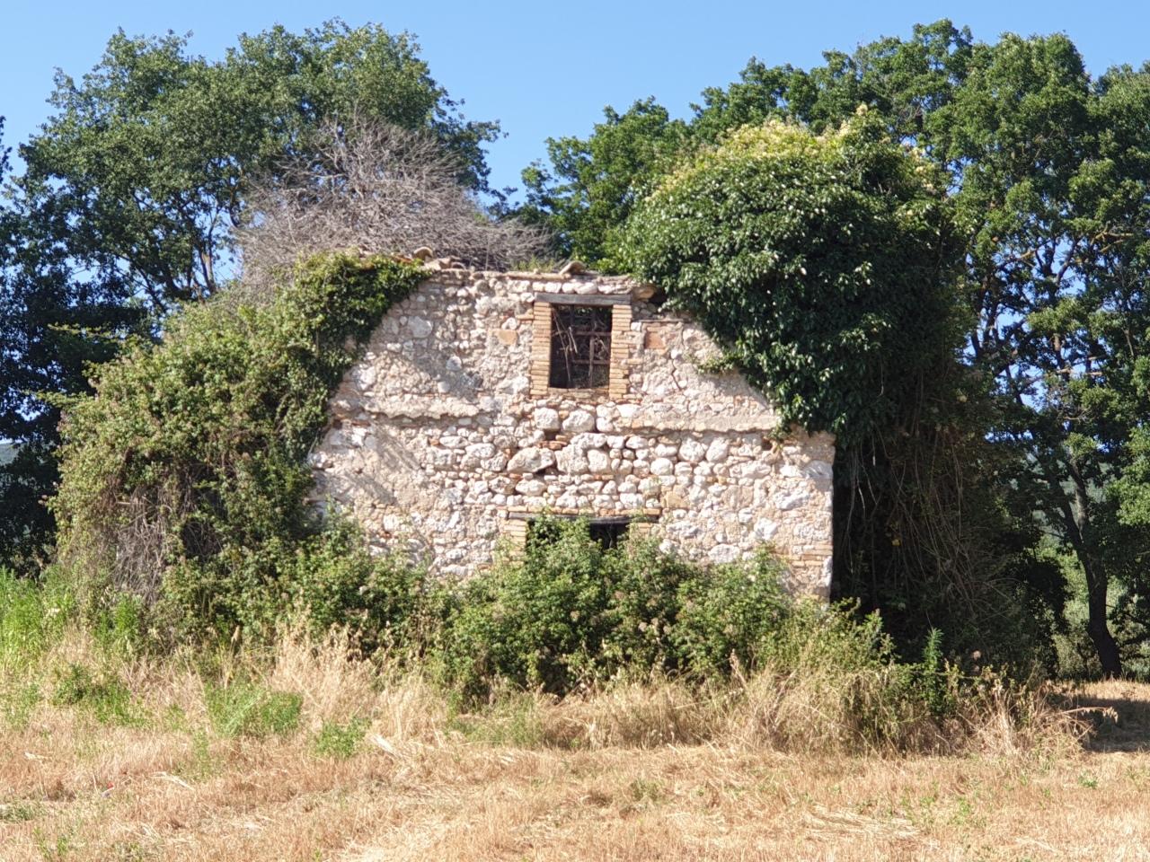 Rustico in vendita a Lugnano In Teverina