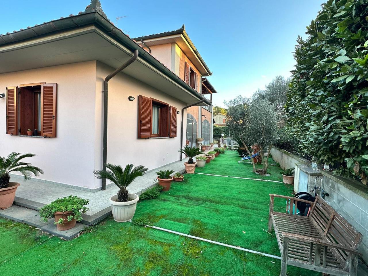 Villa bifamiliare in vendita a Gavorrano