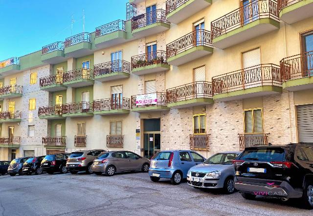 4-room flat in Via Cesare Battisti, Putignano - Photo 1