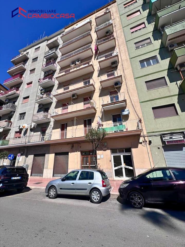 Locale commerciale in vendita a Taranto
