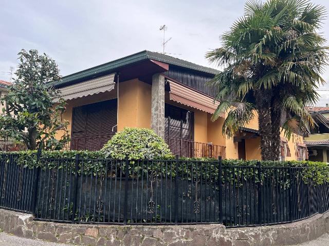 Mansion in Via Lazzaretto 21, Sant'Angelo Lodigiano - Photo 1