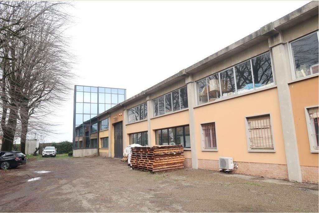 Capannone in Via Primo Maggio, Castel Maggiore, {3} - Foto 1