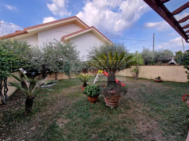 Semi-detached house, Castelnuovo Magra - Photo 1