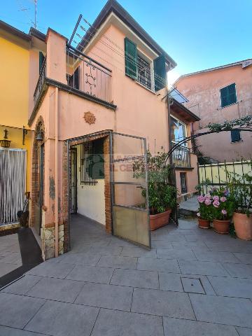 Semi-detached house, Sarzana - Photo 1