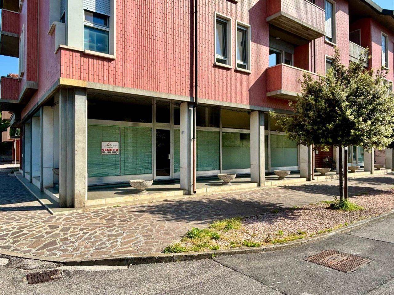 Negozio in , Nogara, {3} - Foto 1