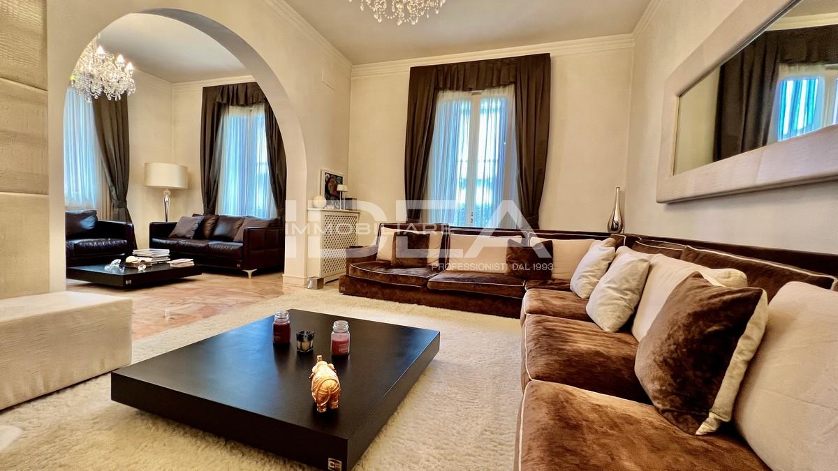 Villa in vendita a Viareggio