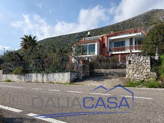 Mansion in Via Rotabile, Formia - Photo 1