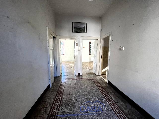 3-room flat in Via Civita Farnese, Itri - Photo 1