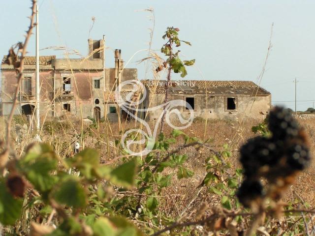 Mansion in Strada Capo Murro di Porco, Siracusa - Photo 1