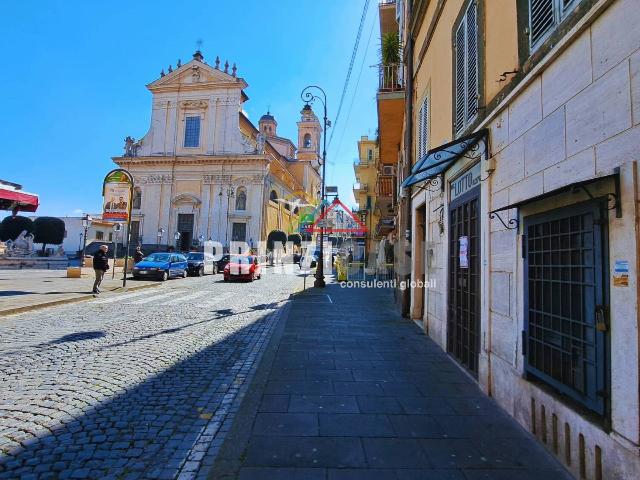 Geschäft in {3}, Piazza San Barnaba - Foto 1