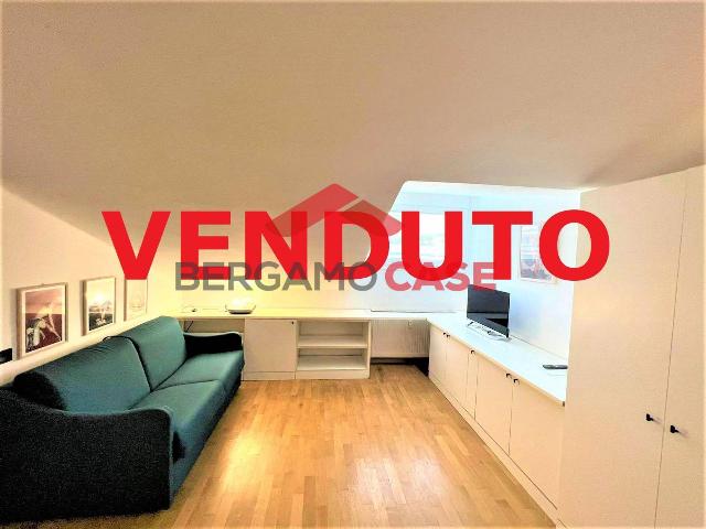 One-room flat in {3}, Via Giosue' Carducci 3 - Photo 1