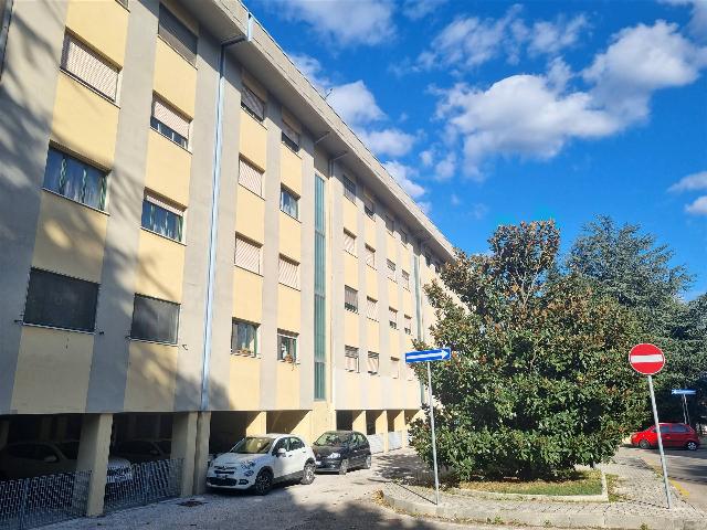 Vierzimmerwohnung in Via San Pio da Pietrelcina, Avellino - Foto 1