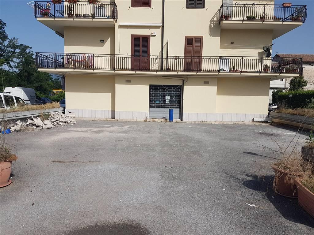 Negozio in Via Cesinali, Atripalda, {3} - Foto 2