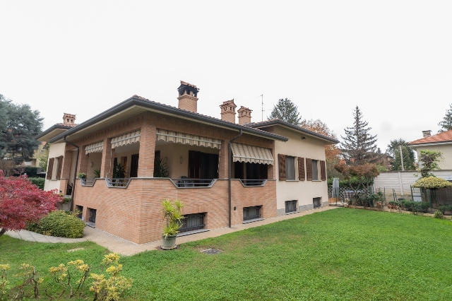 Villa in Via Palmiro Togliatti, Saronno - Foto 1