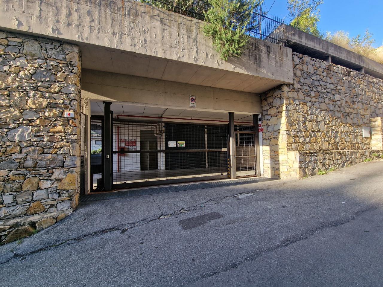 Parcheggio chiuso in Via della Piazzetta 4 R, Genova, {3} - Foto 2