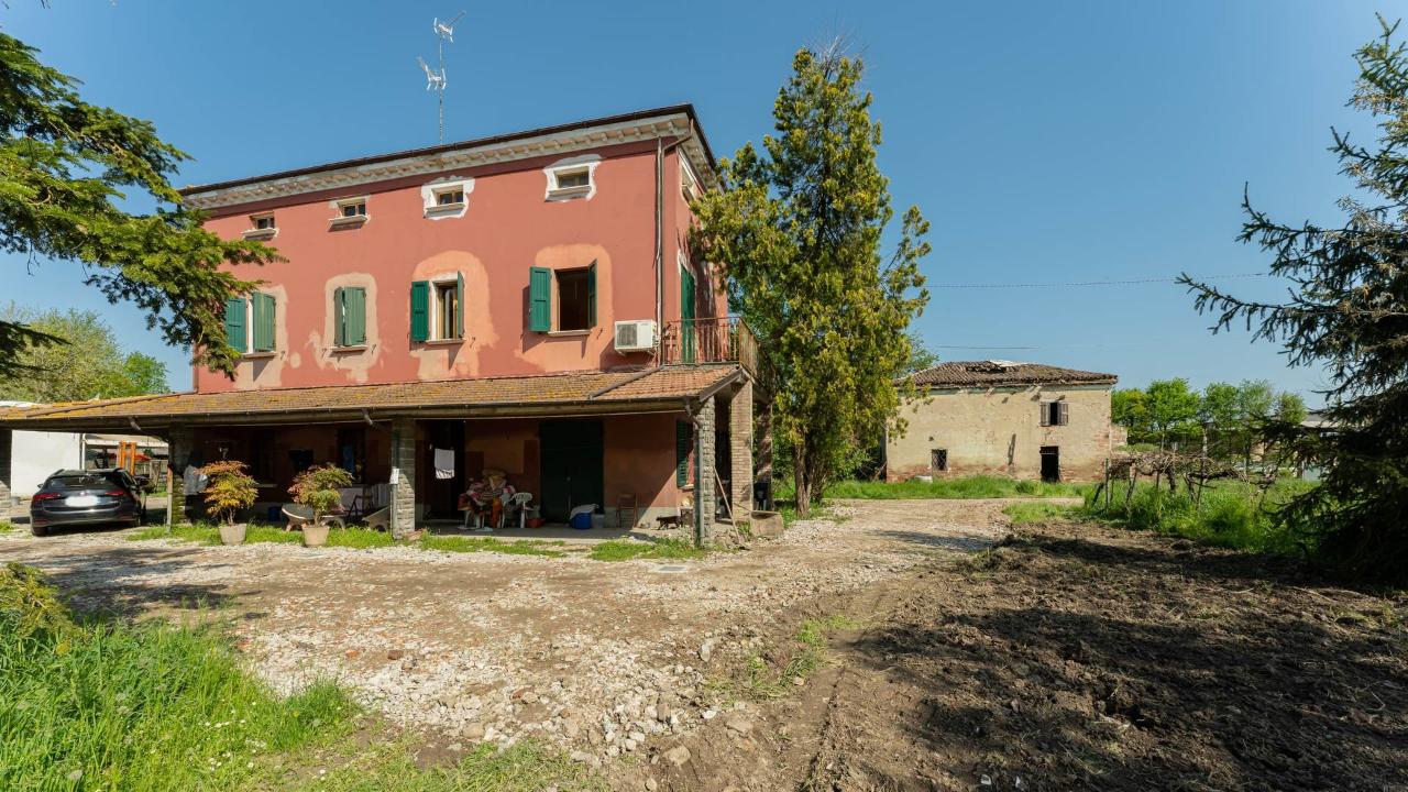 Casa indipendente in vendita a Correggio