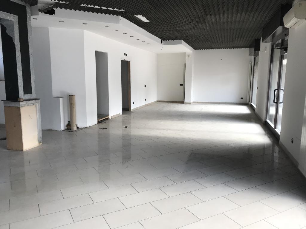 Negozio in Via Trieste 87, Santo Stefano Ticino, {3} - Foto 1