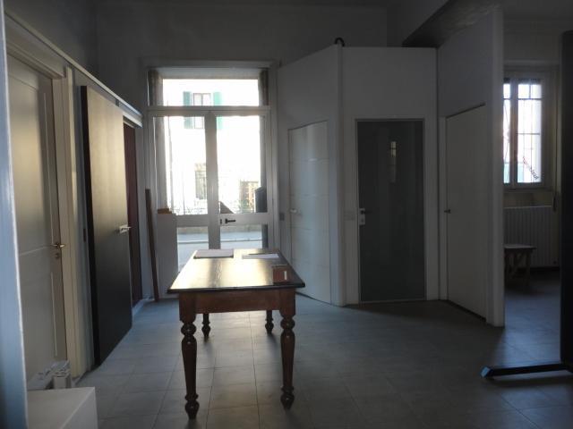 Locale commerciale in , Busto Arsizio, {3} - Foto 2