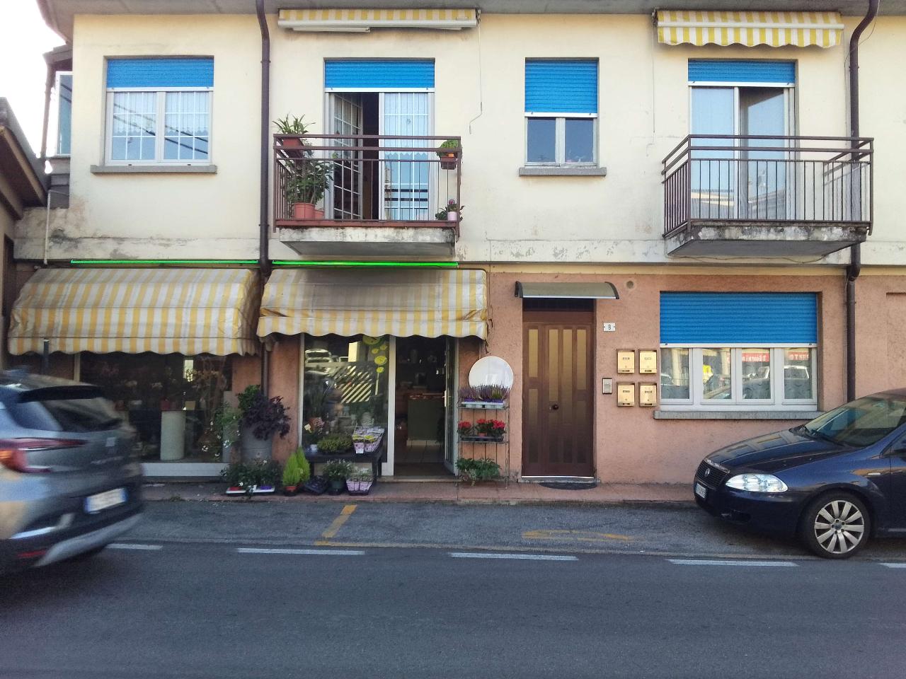 Negozio in , Buguggiate, {3} - Foto 1