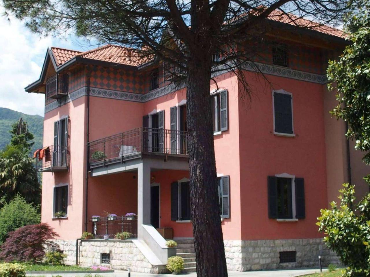 Villa unifamiliare in affitto a Erba