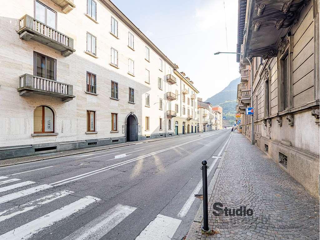 Ufficio in Via Leonardo da Vinci 15, Lecco, {3} - Foto 1
