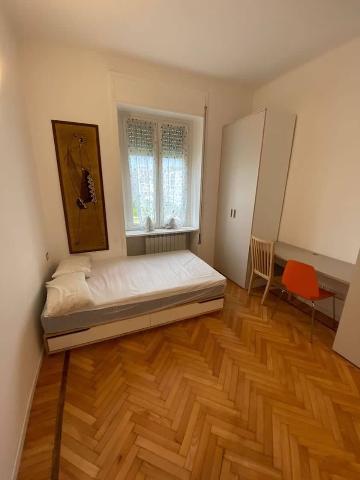 Room in {3}, Viale Sarca 187 - Photo 1