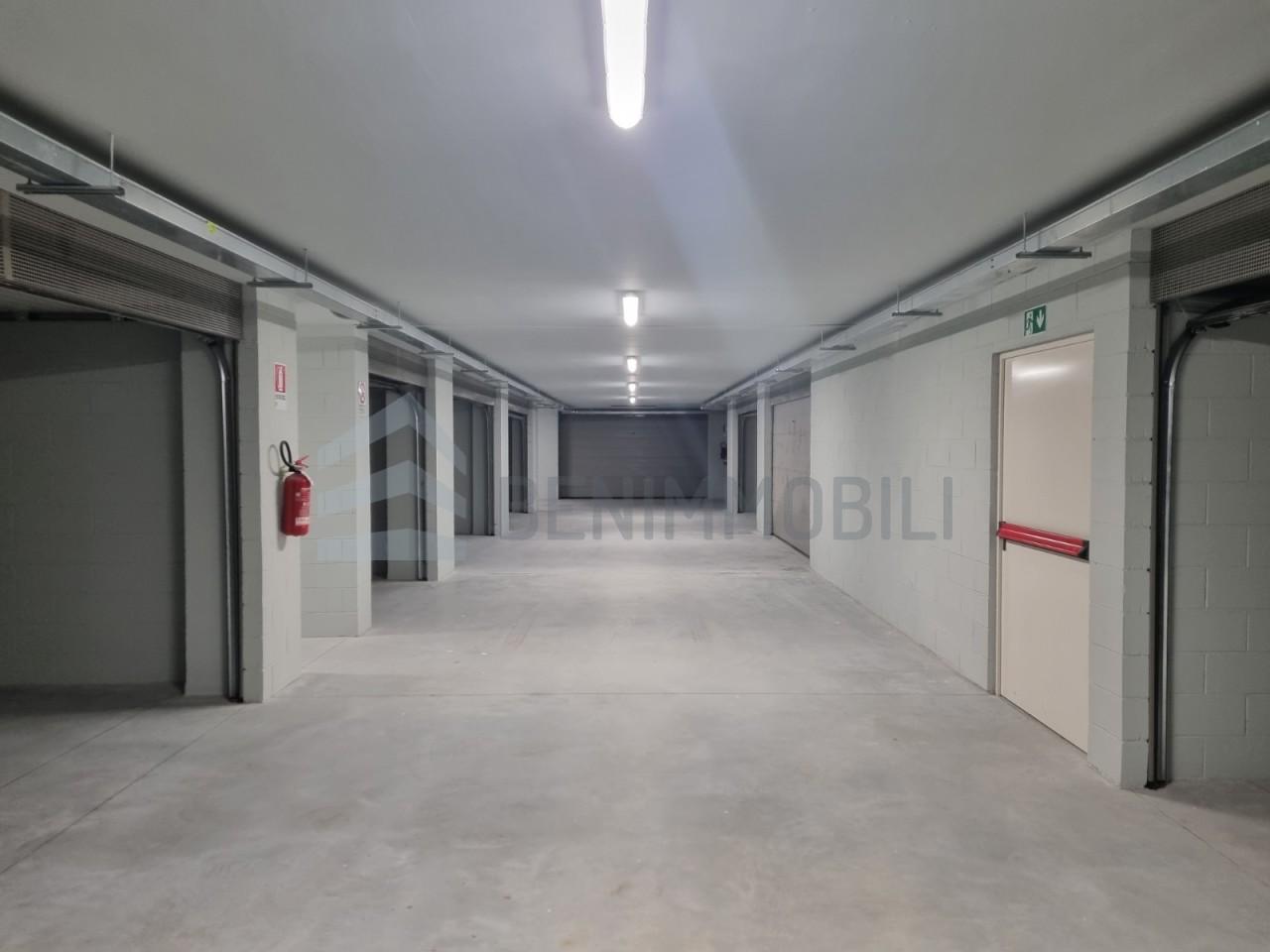 Parcheggio chiuso in Via l. da Vinci 74, Brescia - Foto 1