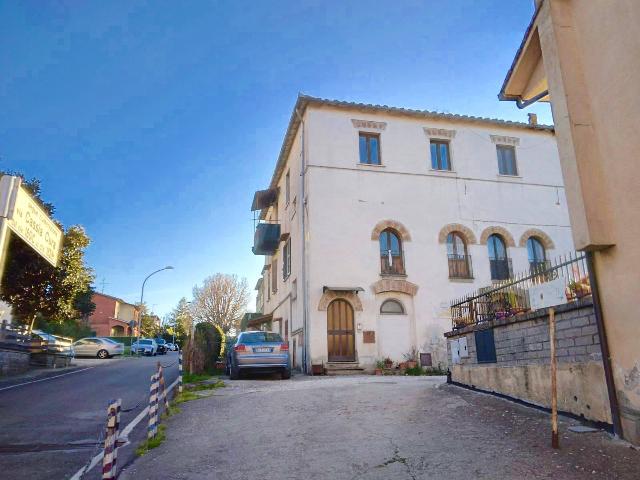 4-room flat in Via Cecchini, Vetralla - Photo 1