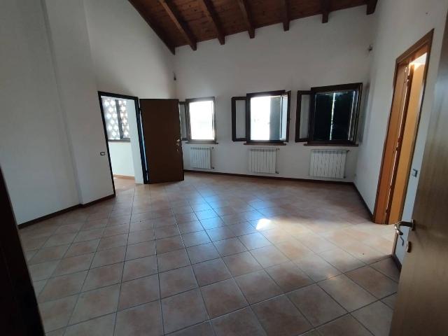 3-room flat in Via Giuseppe Garibaldi, Moglia - Photo 1