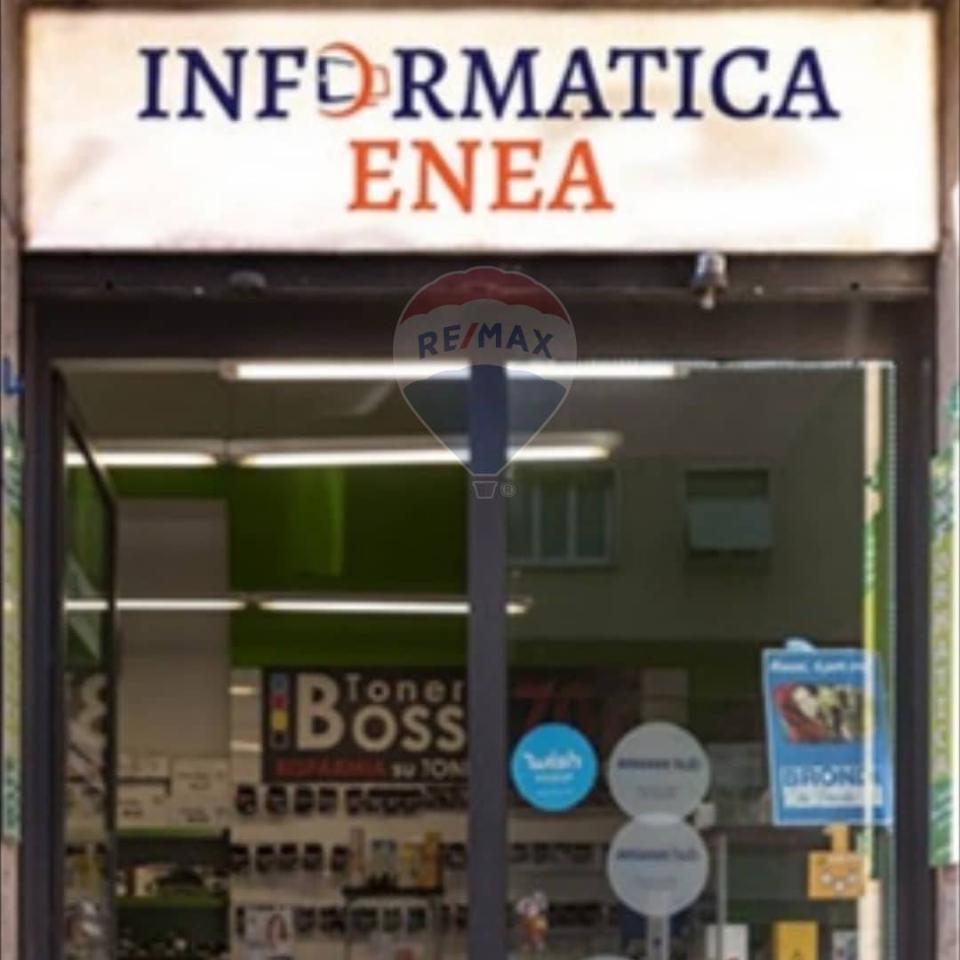 Esercizio commerciale in vendita a Roma