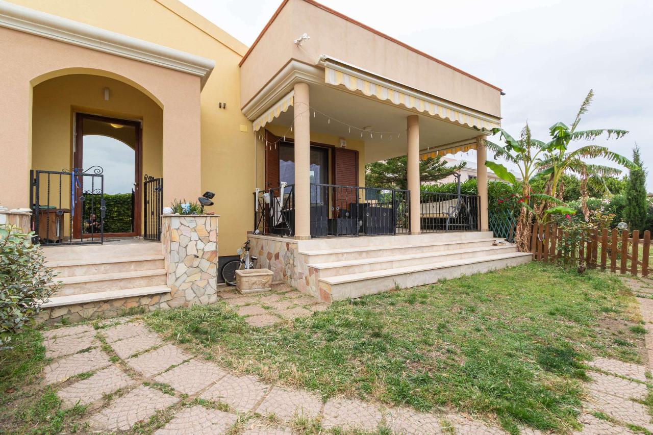 Villa bifamiliare in vendita a Quartu Sant'Elena