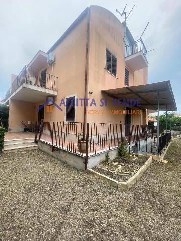 Villa a schiera in Via Natale Bonajuto 1, Siracusa - Foto 1