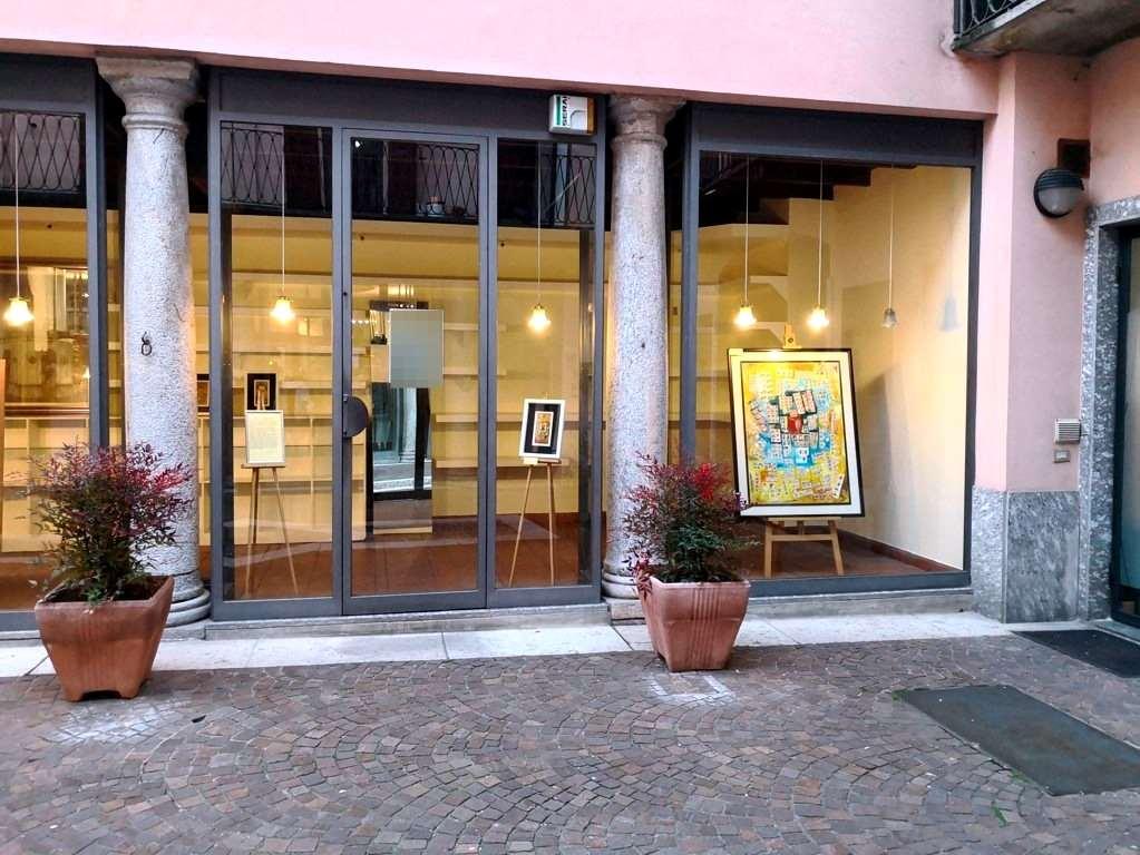 Negozio in Piazza Santa Maria 1, Busto Arsizio, {3} - Foto 2