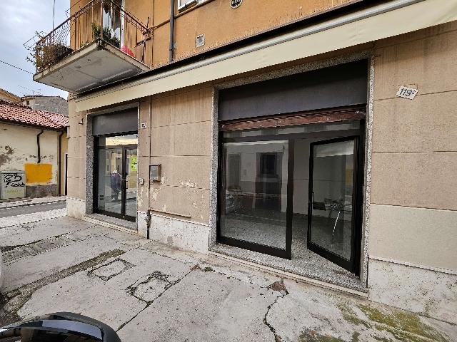 Geschäft in Via Monti Lessini 119, Verona - Foto 1