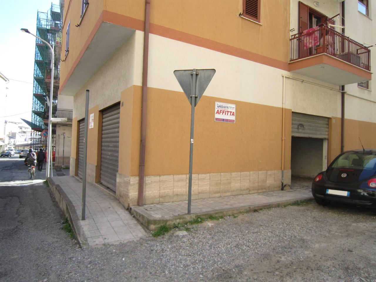 Magazzino in Via Arno, Corigliano-Rossano, {3} - Foto 1