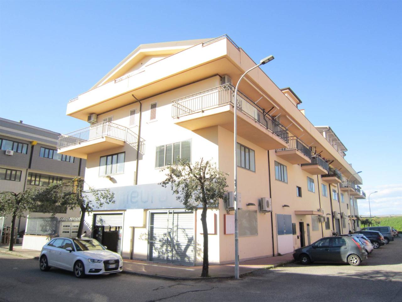 Magazzino in Via Baltia, Corigliano-Rossano, {3} - Foto 2