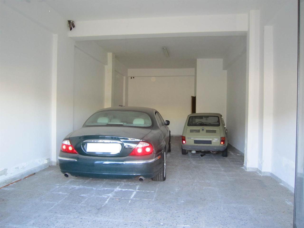 Magazzino in Viale Sant'Angelo, Corigliano-Rossano, {3} - Foto 1