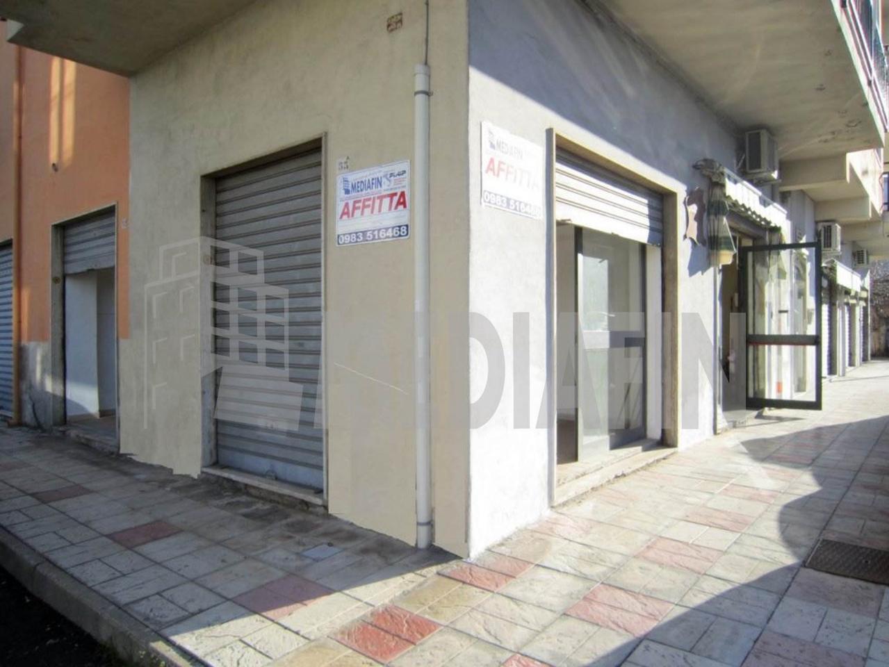Magazzino in Corso Italia, Corigliano-Rossano, {3} - Foto 1