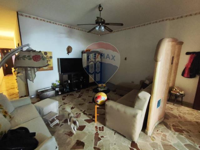 4-room flat in Via Cesare Abba 8, Bagheria - Photo 1