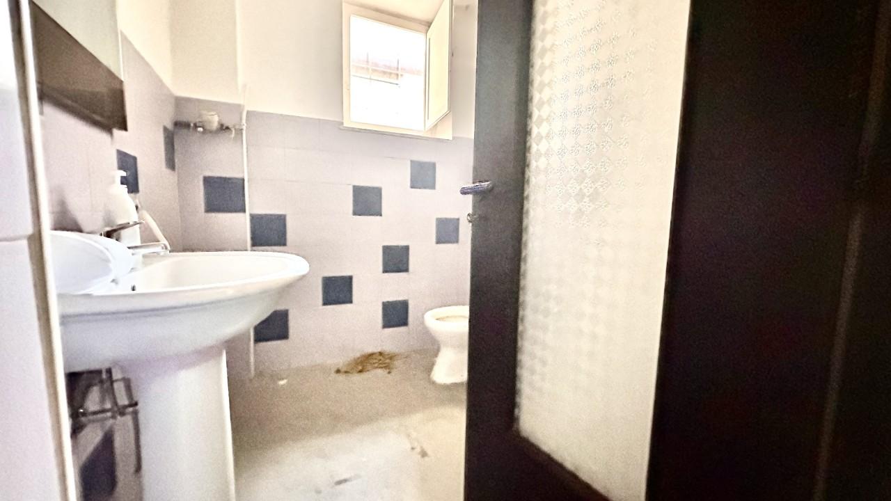 Palazzina commerciale in , Taranto, {3} - Foto 2